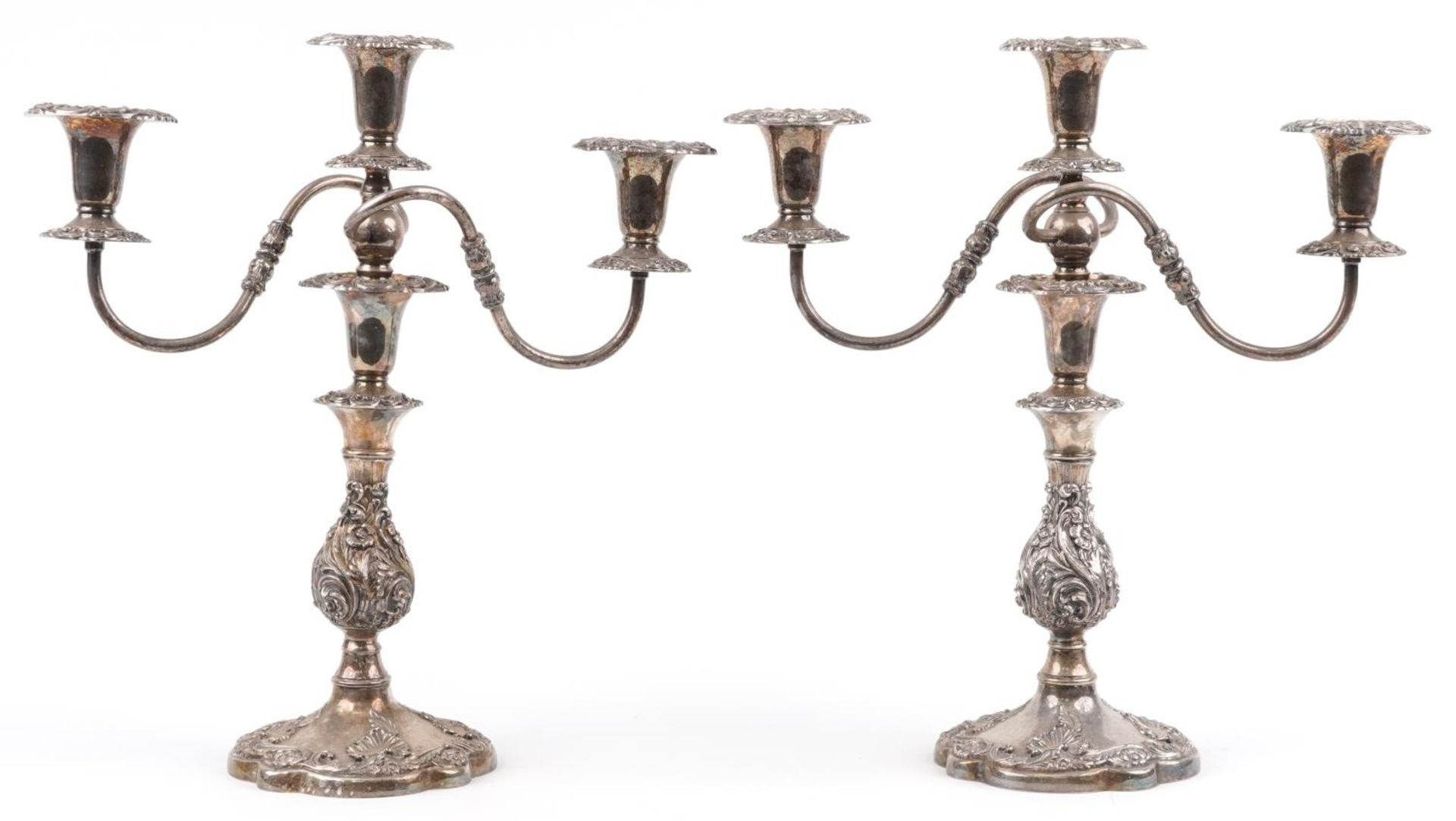 Large pair of classical silver plated three branch candelabras, each 41cm high - Bild 3 aus 5