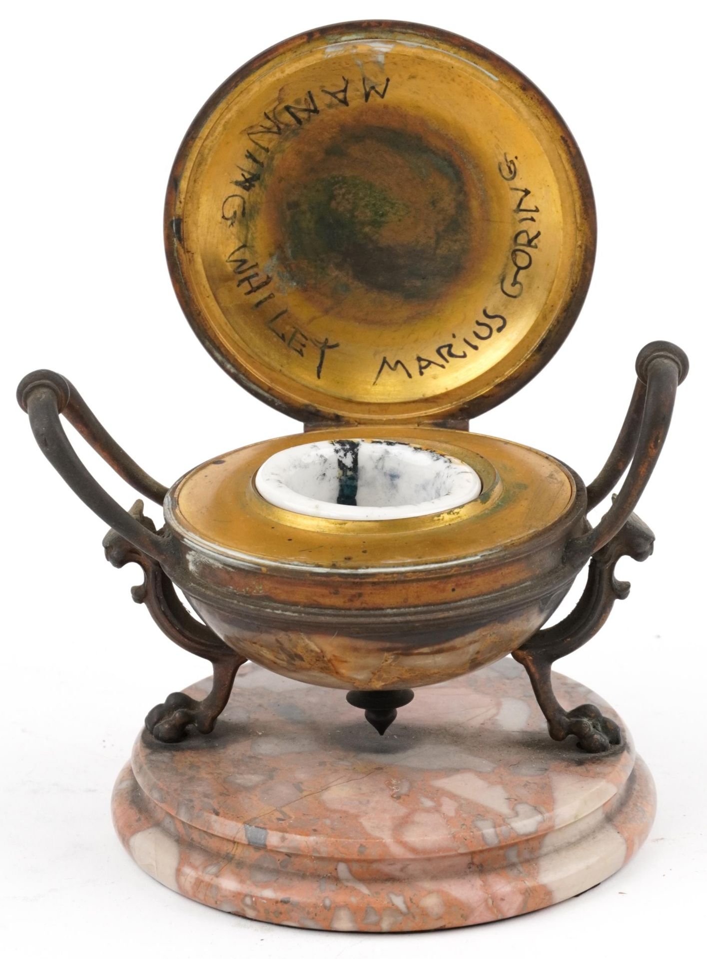 19th century Grand Tour patinated bronze and Breccia Pernice marble desk inkwell with mythical - Bild 2 aus 5