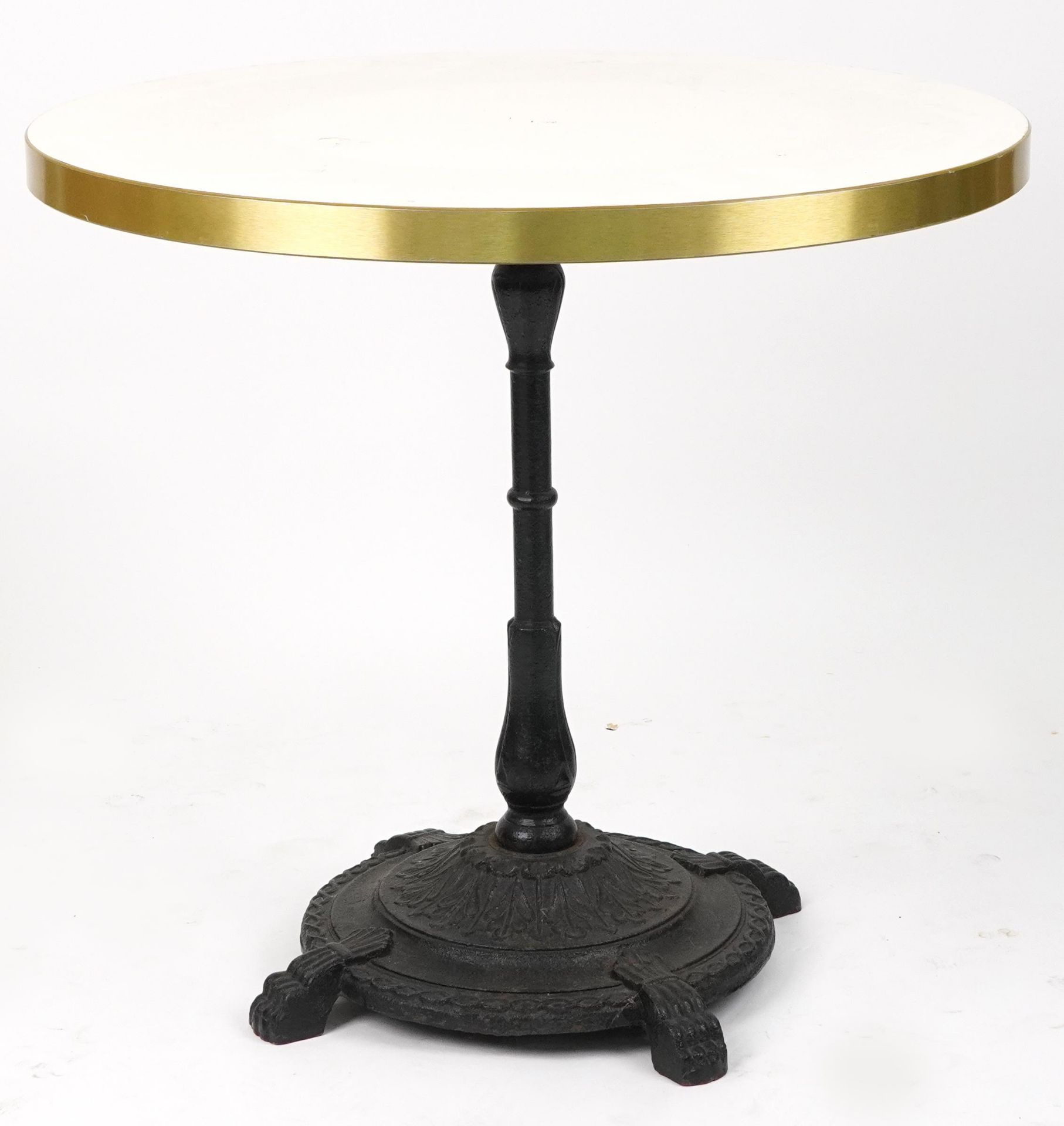 Contemporary circular bistro table with cast iron base and two mahogany chairs with cushions, the - Bild 4 aus 7