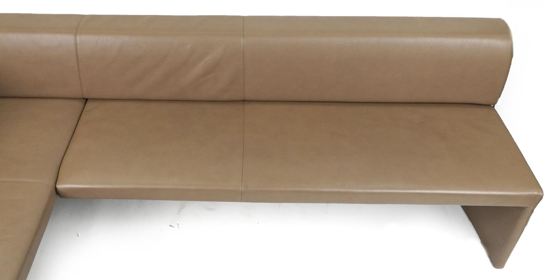 Contemporary Walter Knoll 290 corner seat bench settee with caffe latte leather upholstery, 77cm H x - Image 4 of 7