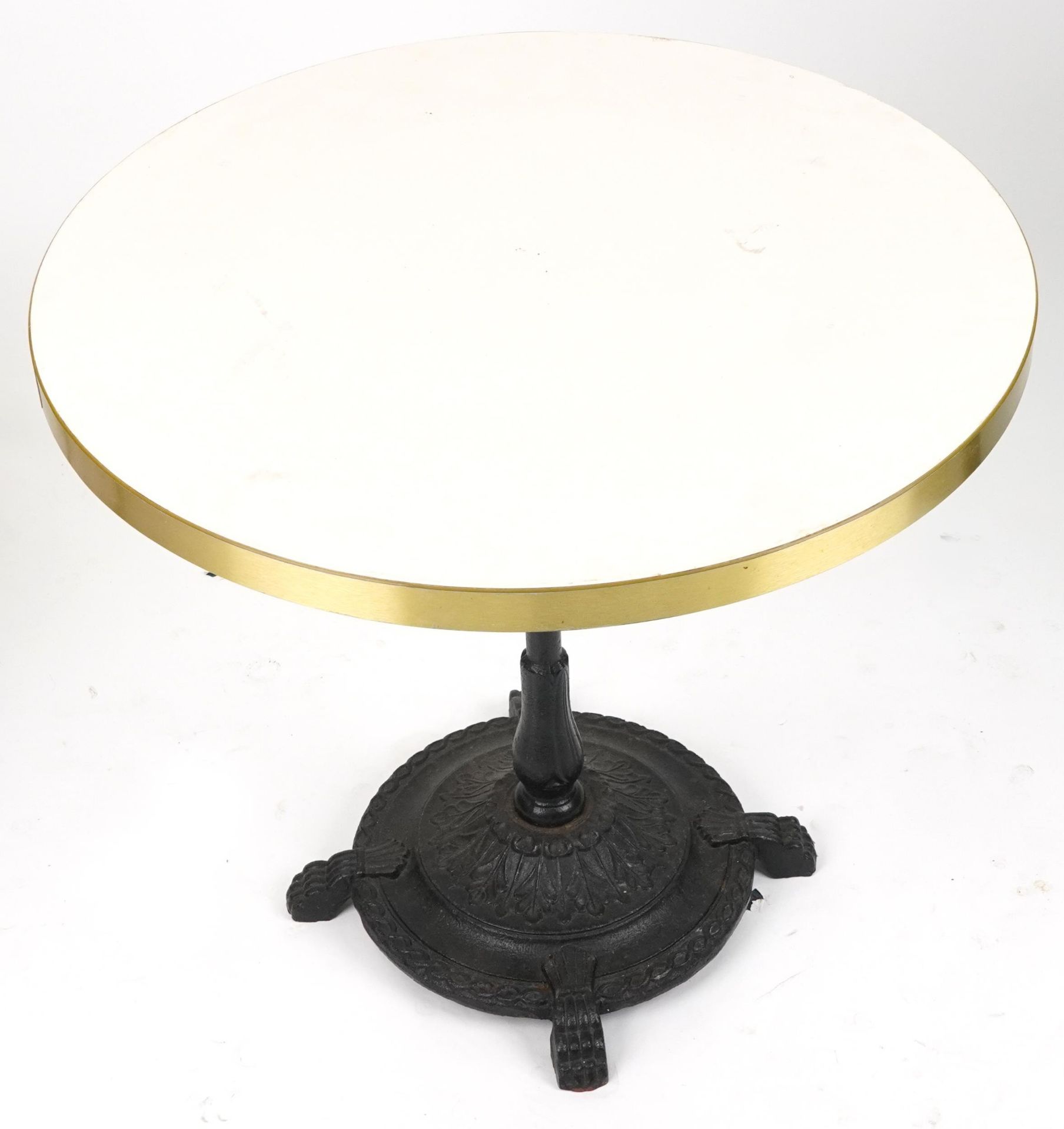 Contemporary circular bistro table with cast iron base and two mahogany chairs with cushions, the - Bild 3 aus 7