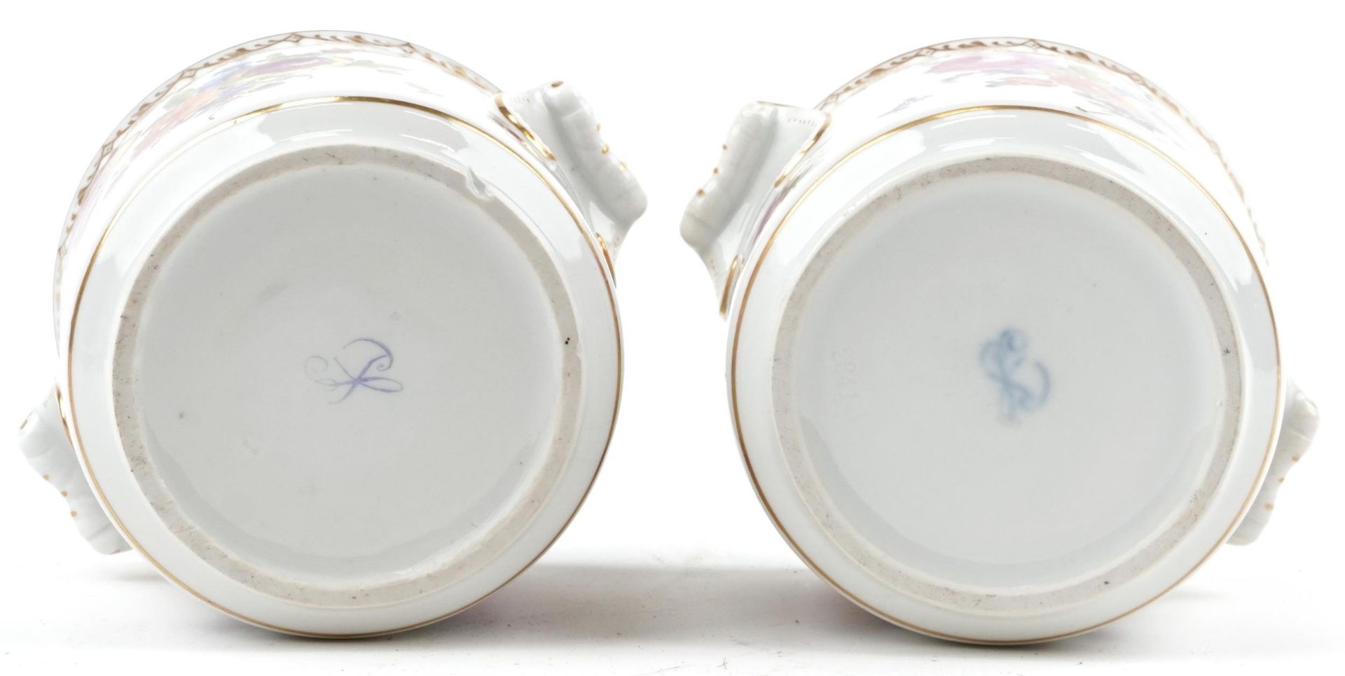 Pair of 19th century European porcelain cache pots with twin handles, each hand painted with - Image 4 of 5