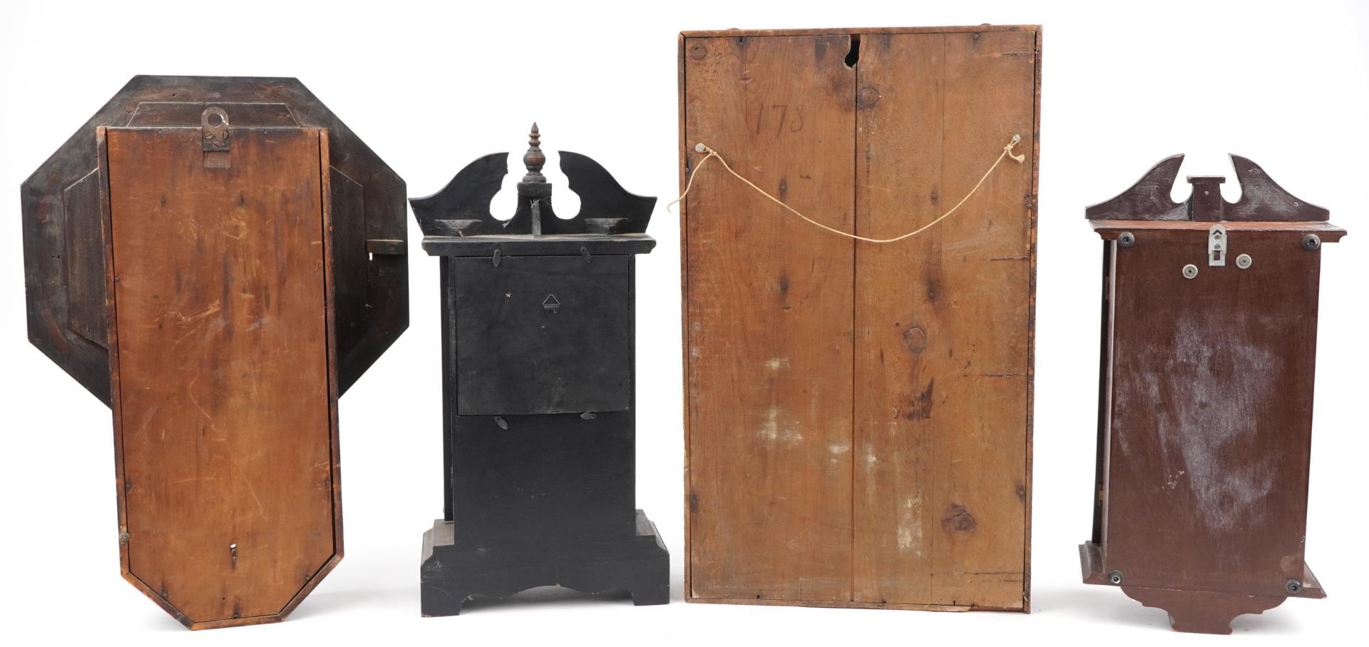 Four clocks including two American wall examples, one having circular dial and inscribed Examined by - Bild 4 aus 4