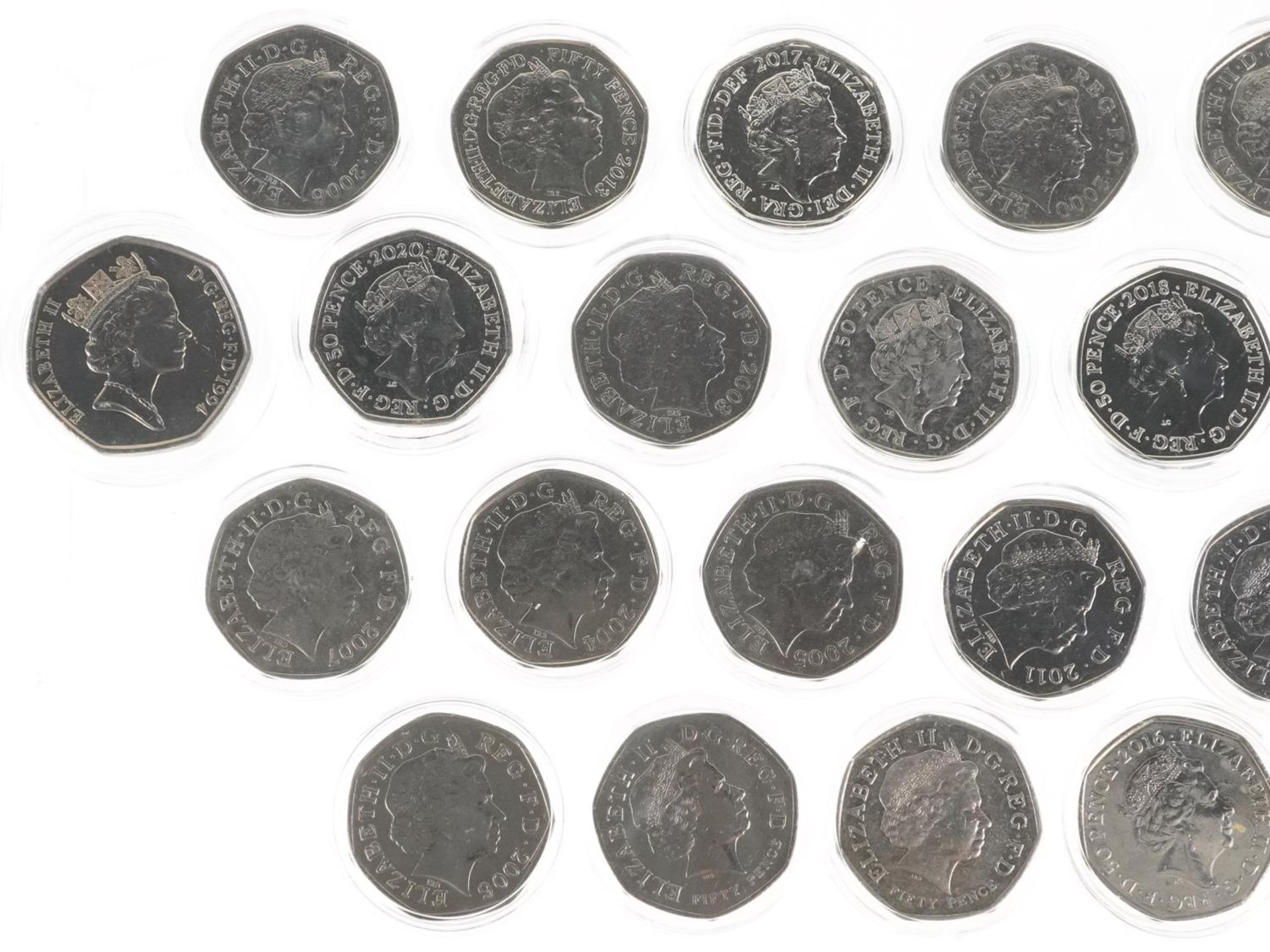 Twenty eight Elizabeth II fifty pence pieces, various designs including Scouts Be Prepared, London - Bild 5 aus 6