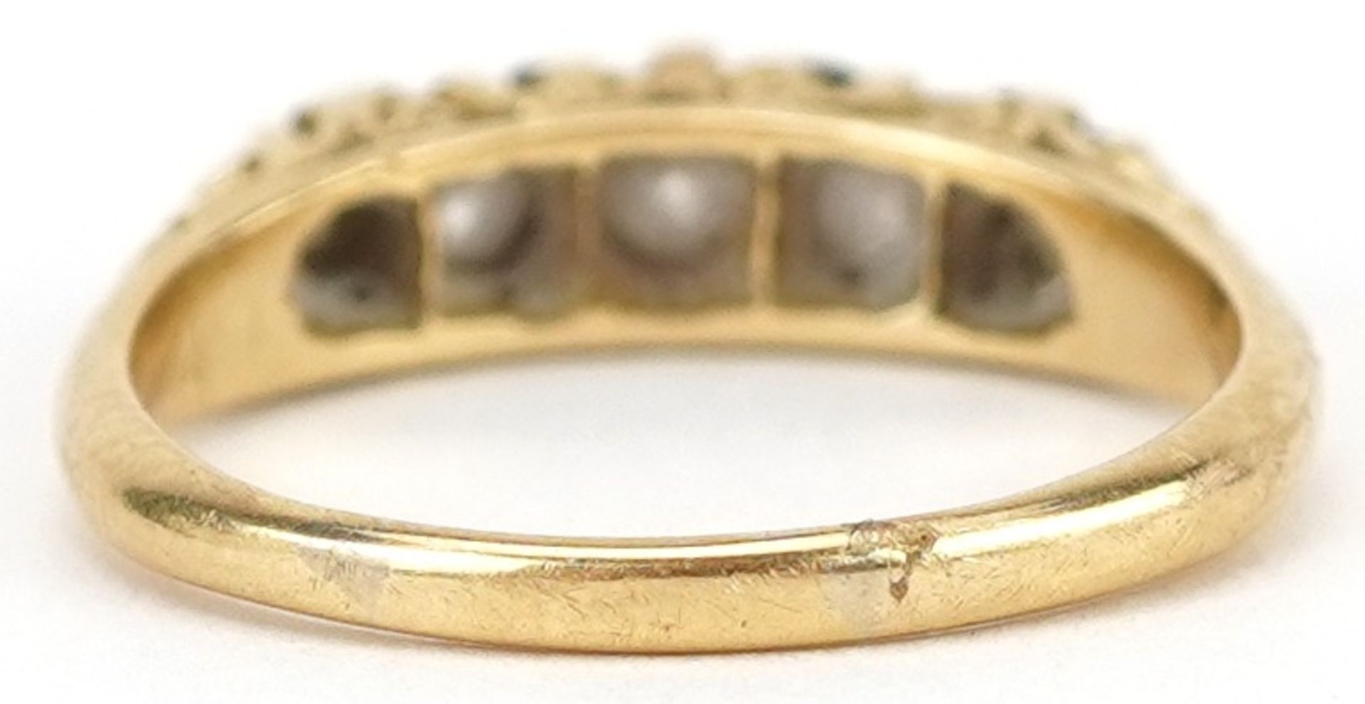 18ct gold graduated diamond five stone ring with ornate setting, total diamond weight - Bild 2 aus 4