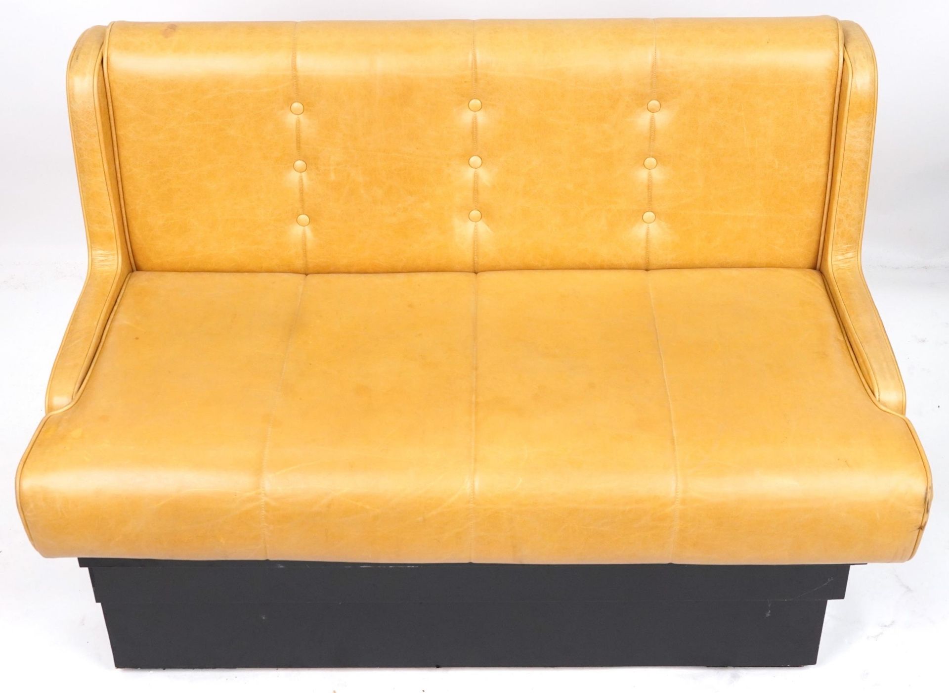 Mustard leather two seater boudoir bench, 120cm wide - Bild 3 aus 4