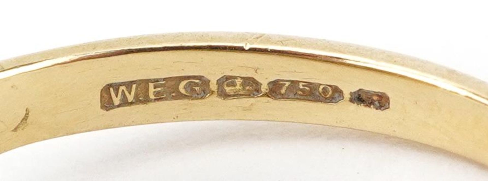 18ct gold diamond and sapphire flower head ring with pierced bark design shoulders, size M, 4.2g - Bild 4 aus 4
