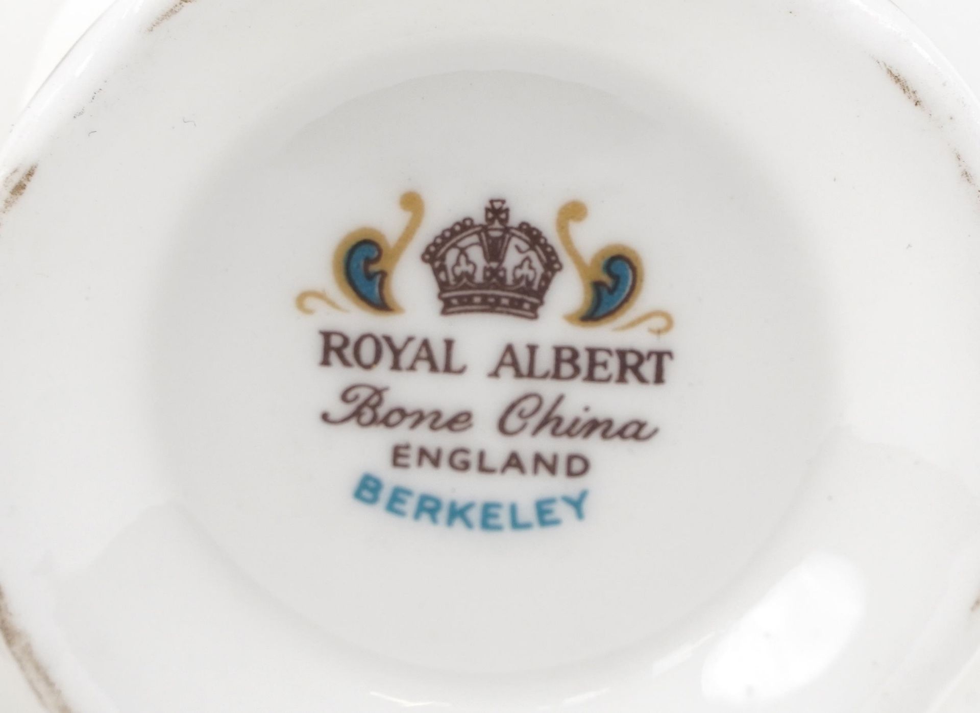 Royal Albert Berkeley teapot, milk jug and sugar bowl, the teapot 25cm in length - Bild 4 aus 4