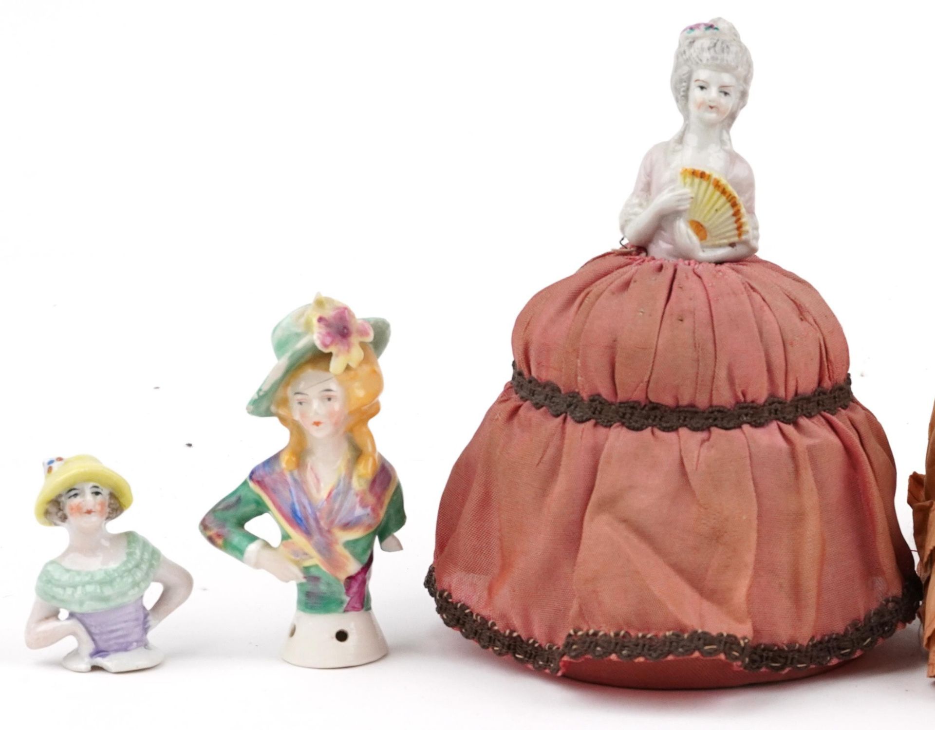 19th century and later half pin dolls including three pin cushions, the largest 21cm high - Bild 2 aus 5