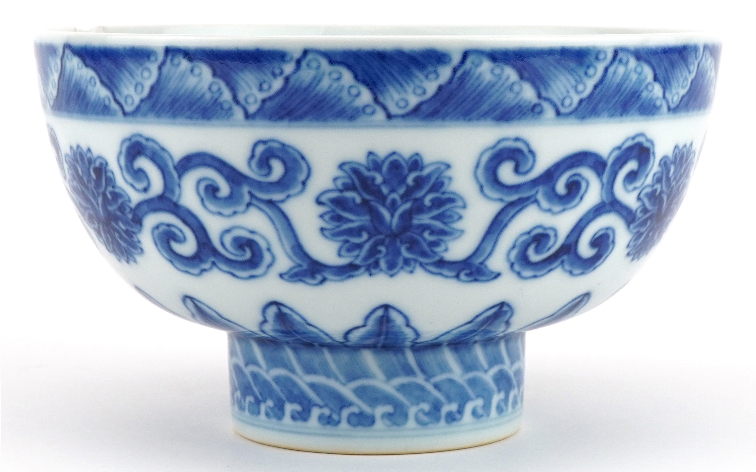 Chinese blue and white porcelain footed bowl hand painted with flower heads amongst scrolling - Image 3 of 7