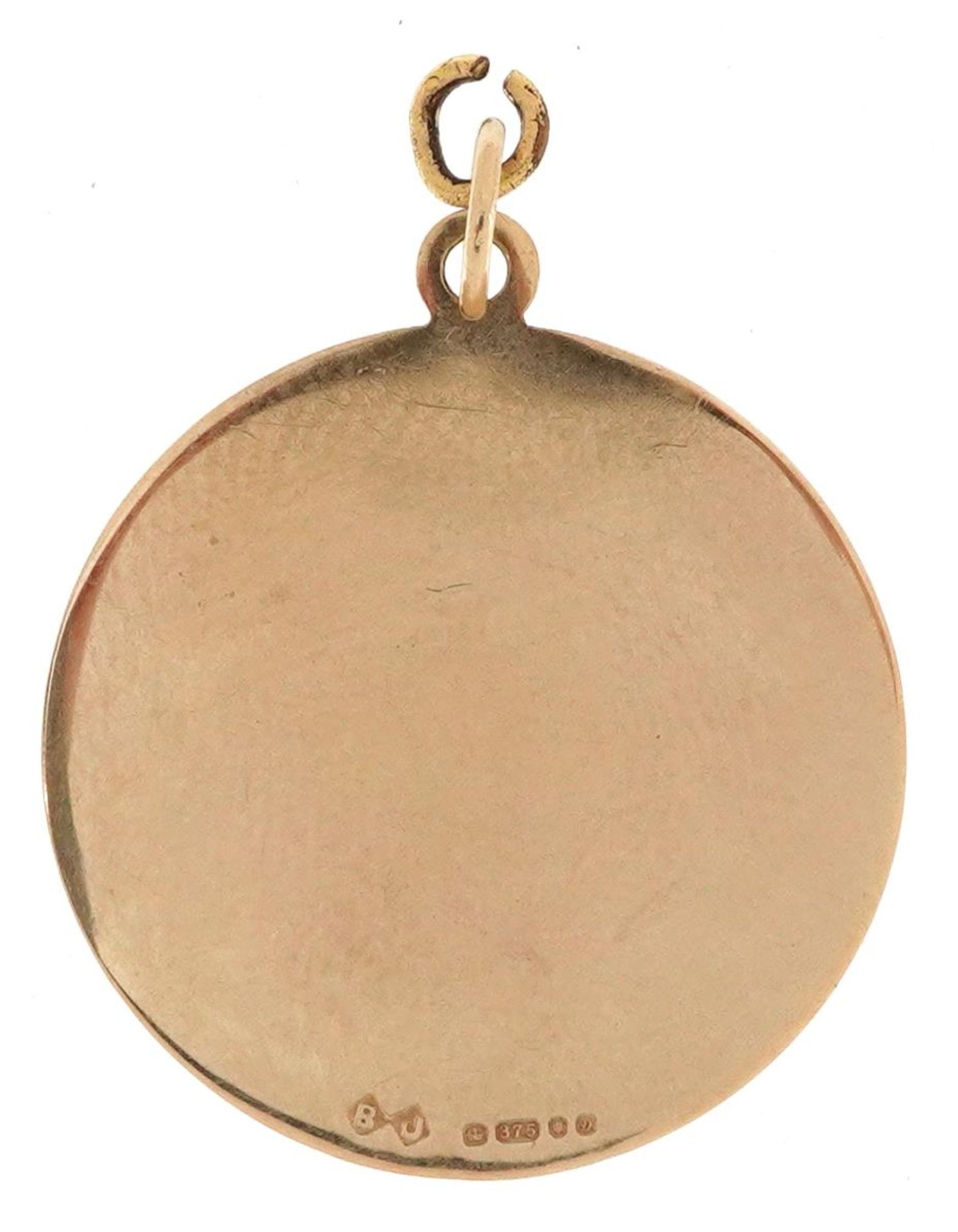 9ct gold masonic interest pendant in the form of mason's scales, 2.4cm in diameter, 4.8g - Image 2 of 3