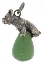 Silver and jade egg pendant in the form of a French Bulldog with garnet eyes, 3cm high, 10.0g