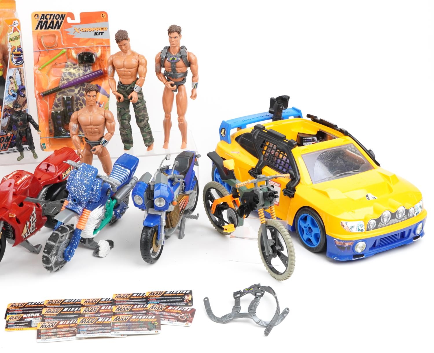 Collection of vintage and later Action Man toys including action figures and vehicles - Image 3 of 3