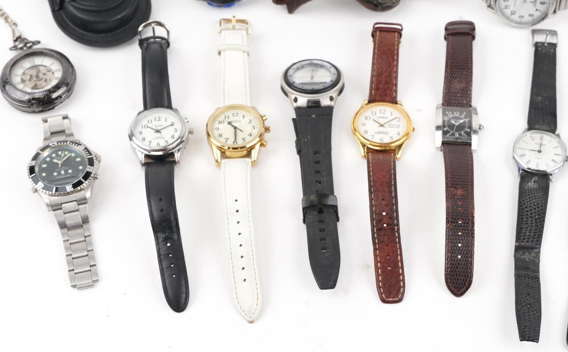 Vintage and later ladies and gentlemen's wristwatches including Bravingtons Renown, Steam Punk - Bild 4 aus 5