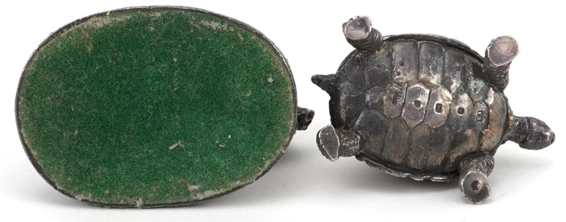 Camelot Silverware Ltd, two Elizabeth II silver filled animals comprising a turtle and pig, - Bild 3 aus 5