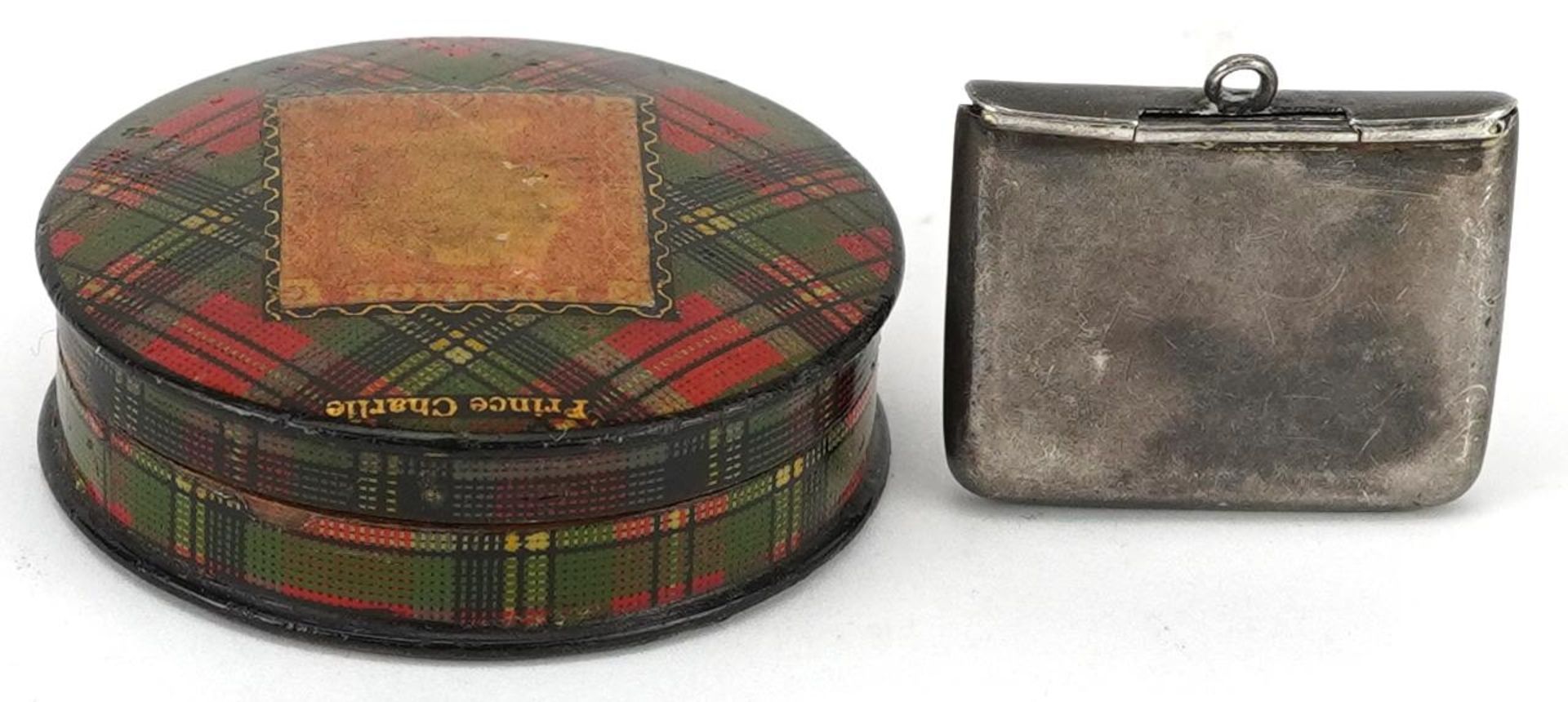 Victorian tartan ware Prince Charlie circular stamp box and a silver stamp case enamelled with a - Bild 3 aus 5