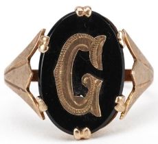 9ct gold black onyx initial G signet ring, size O, 2.8g