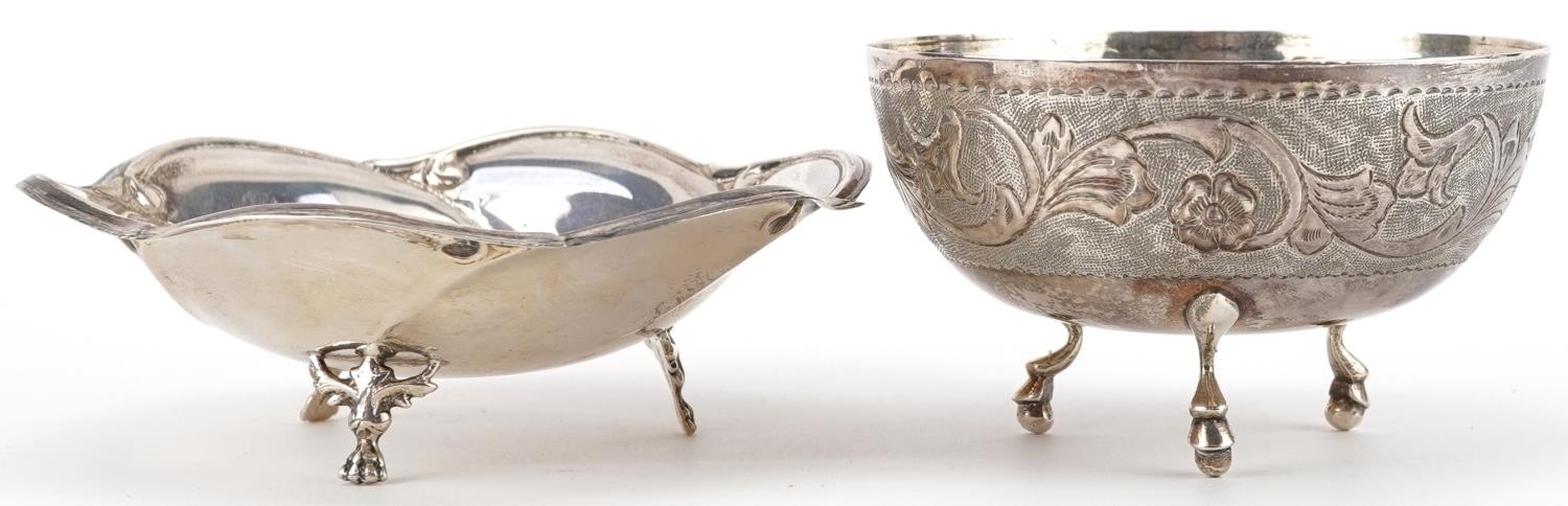 Two circular silver three footed dishes, one engraved with flowers and foliage, the largest 13.5cm - Image 3 of 6