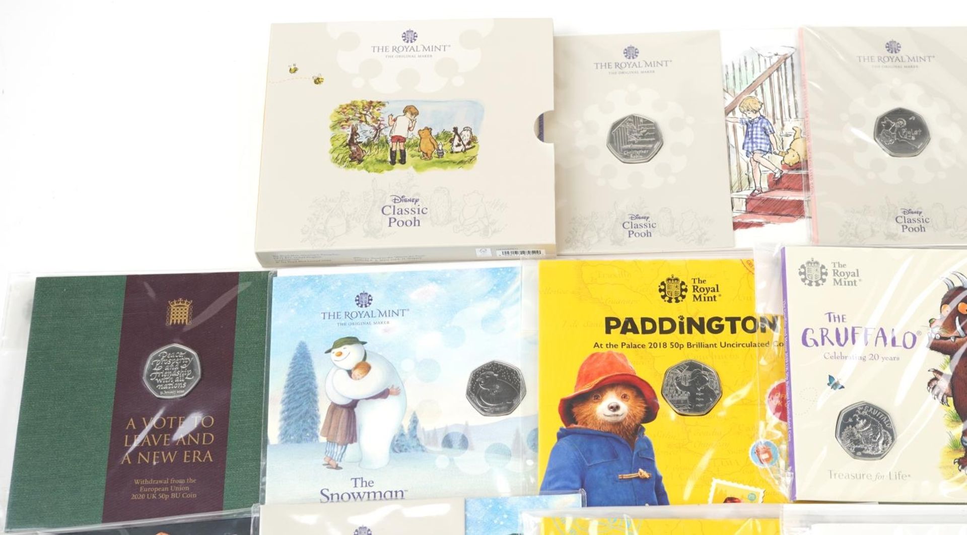 Twenty Royal Mint commemorative fifty pence pieces and a Winnie the Pooh and friends 2020 - Bild 2 aus 5