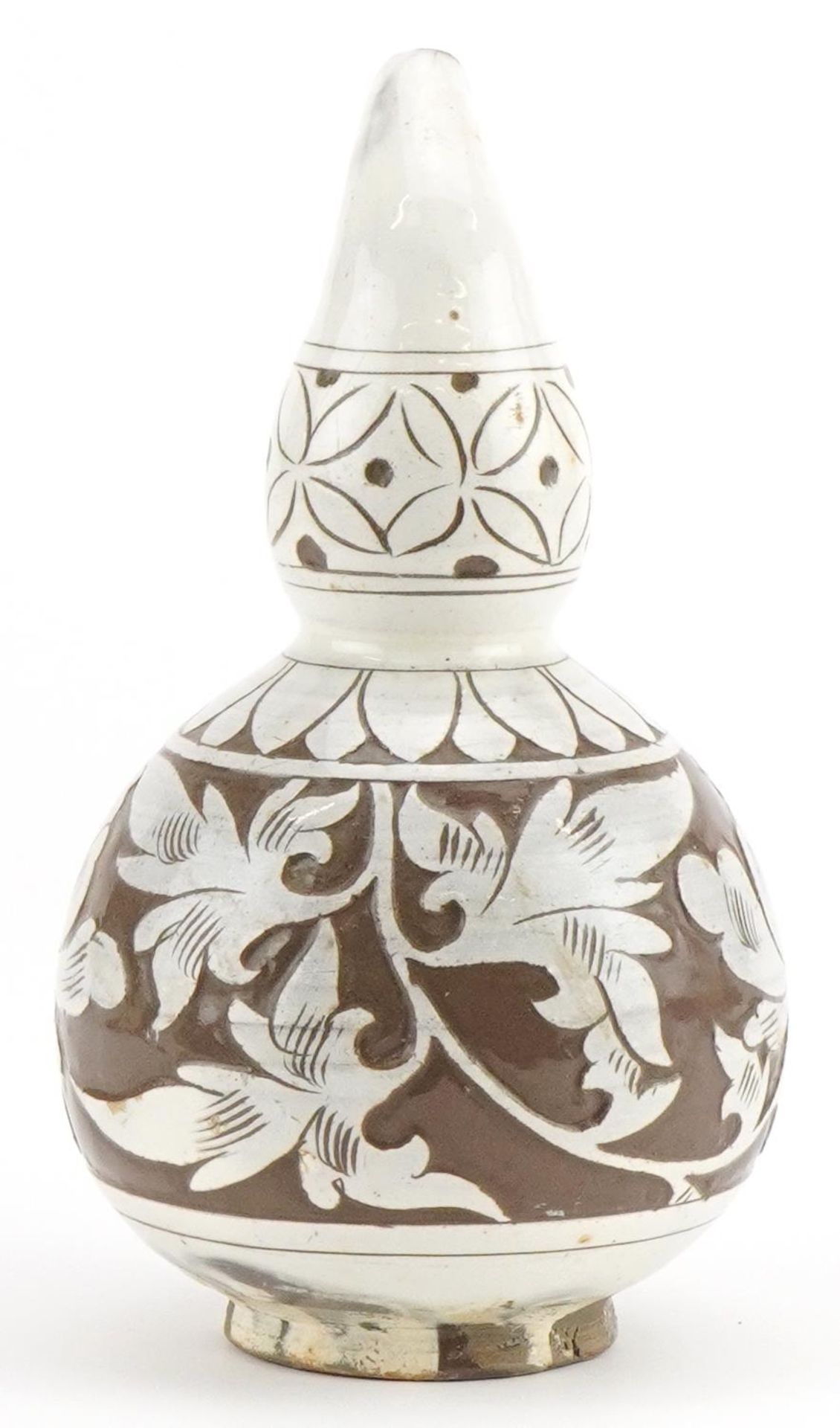 Chinese porcelain gourd vase having a white glaze incised with flowers, 16.5cm high - Image 5 of 7
