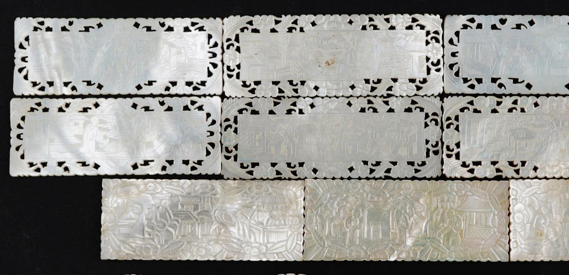 Good collection of Chinese Canton mother of pearl gaming counters including examples finely and - Bild 3 aus 19