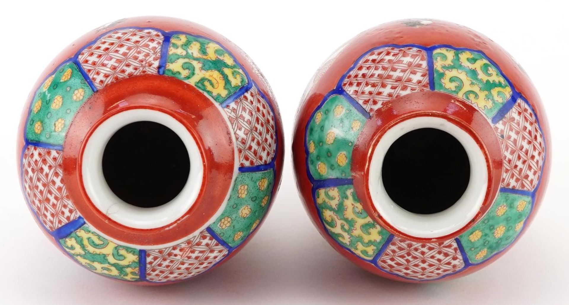 Pair of Japanese iron red ground porcelain vases hand painted with a continuous band of Geishas - Image 5 of 6