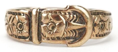 9ct gold floral engraved buckle ring, size O, 3.8g