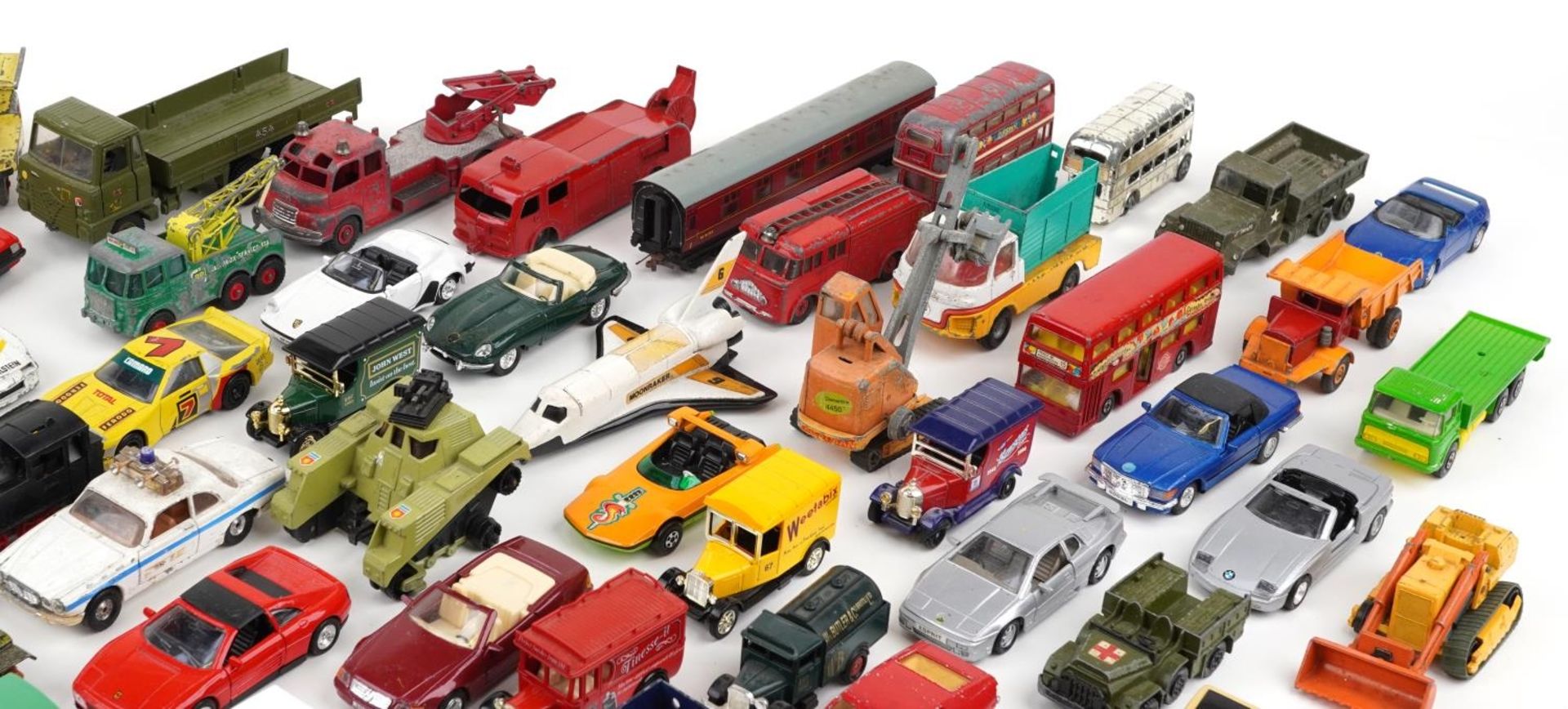 Extensive collection of vintage and later diecast vehicles including Corgi Major, Lledo, Matchbox - Bild 3 aus 5