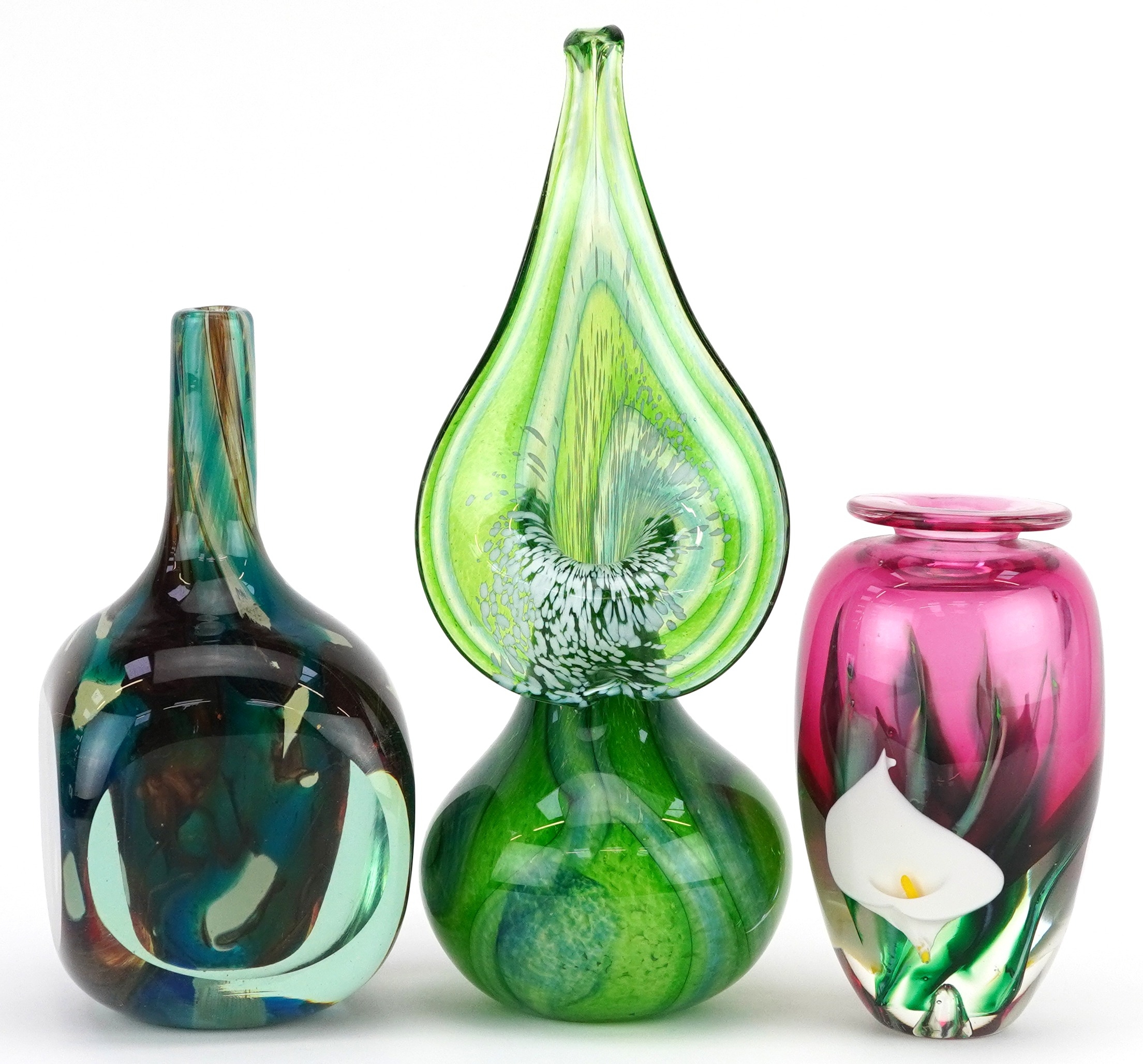 Art glassware comprising a New Zealand Calla lily example by Peter Raos, Mdina and a Jack in the