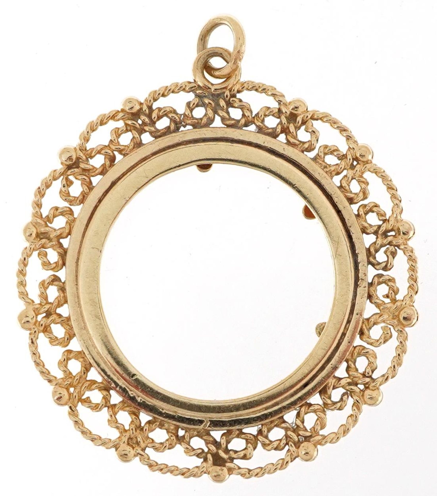 9ct gold rope twist design half sovereign pendant mount, 3cm in diameter, 3.1g