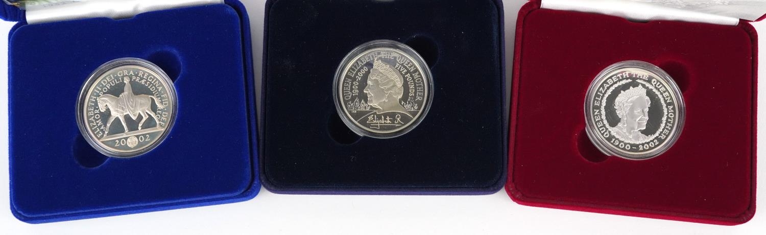 Three Queen Elizabeth II and The Queen Mother commemorative silver crowns by The Royal Mint, with - Image 2 of 3
