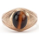 9K gold cabochon tiger's eye ring with engraved shoulders, size O, 5.7g