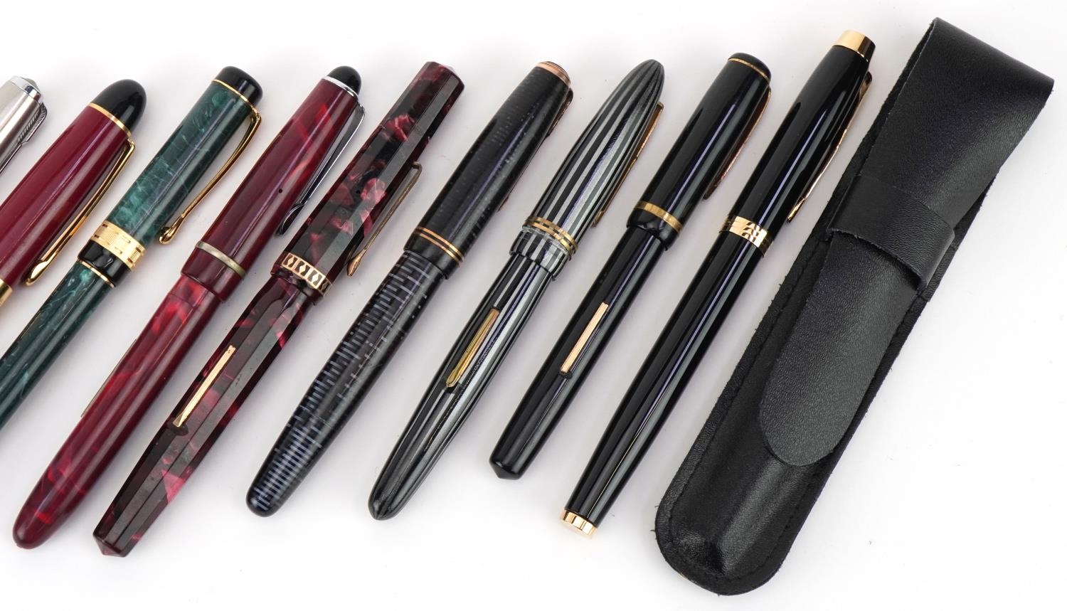 Vintage fountain pens including Parker examples - Image 3 of 7