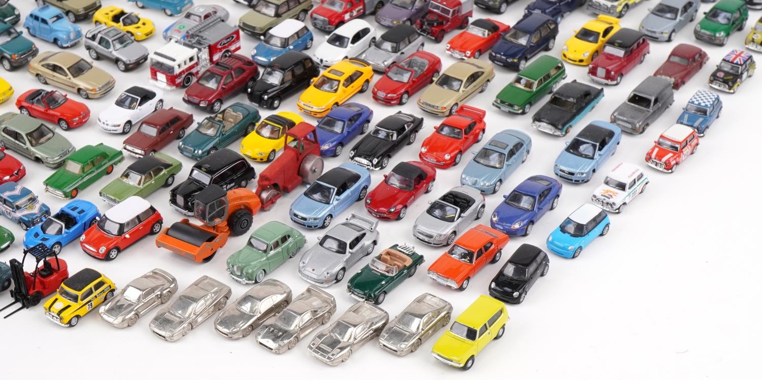 Large collection of vintage and later diecast vehicles including Corgi, Matchbox and Hot Wheels - Image 5 of 5