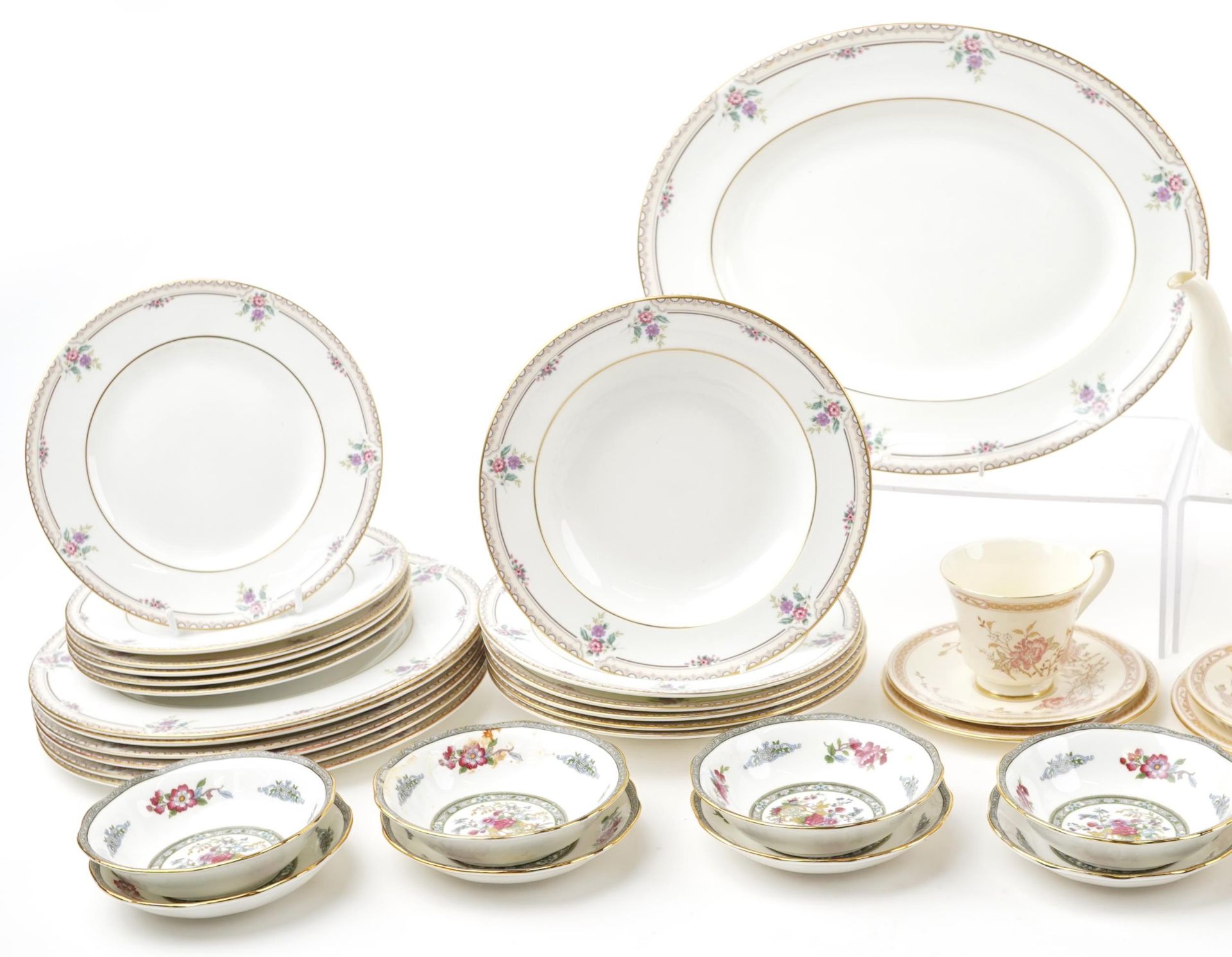 Tea and dinnerware including Royal Albert Tree of Kashmir and Royal Doulton Lisette - Bild 2 aus 6