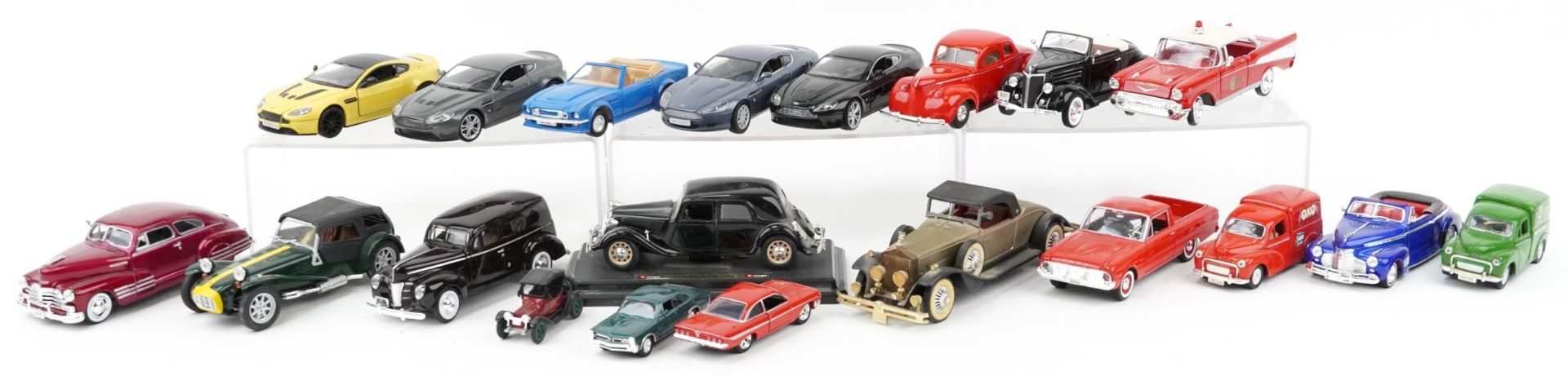 Collection of 1:24 scale and 1:32 scale diecast vehicles including Welly 1941 Chevrolet Special