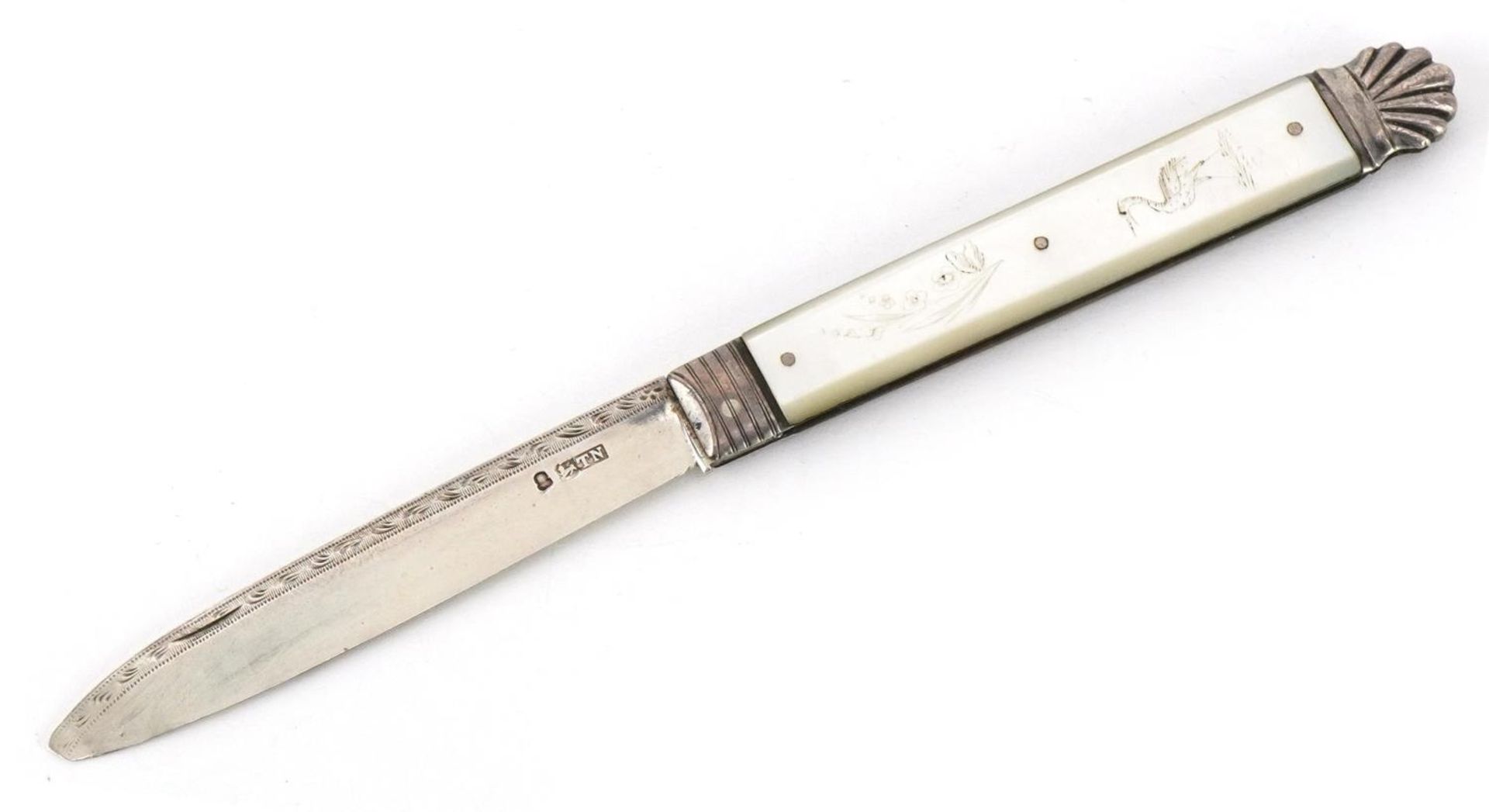 Georgian mother of pearl flanked silver folding fruit knife housed in a fitted case, incomplete - Image 2 of 4