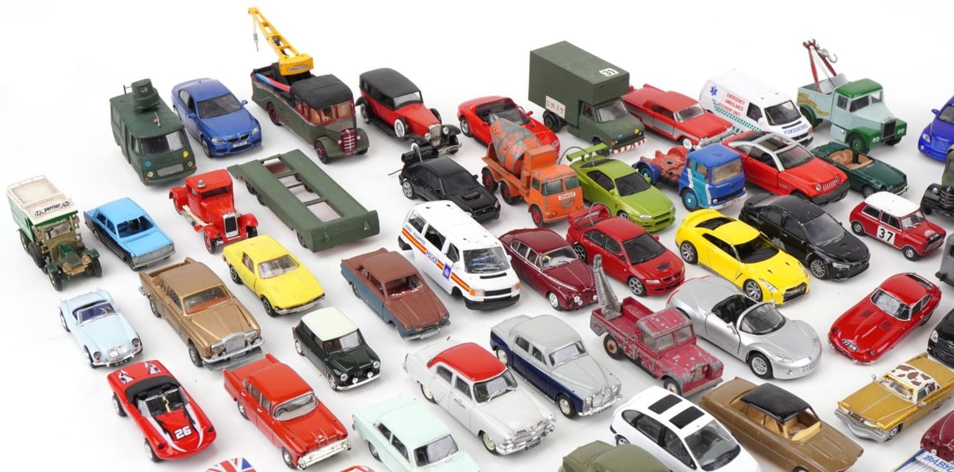 Large collection of vintage and later collector's vehicles, predominantly diecast, including - Bild 2 aus 6