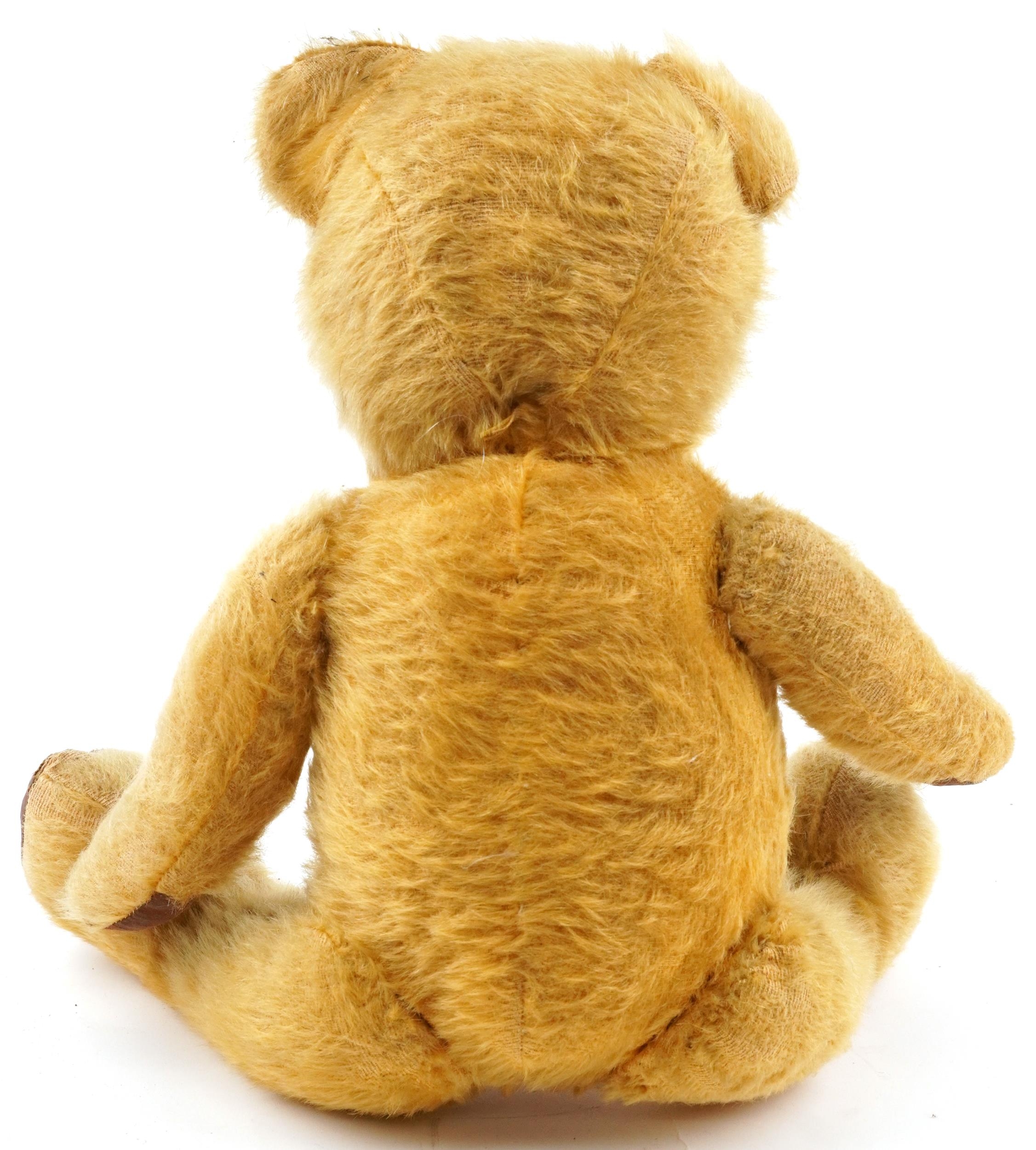 Early 20th century golden straw filled teddy bear with growler and jointed limbs, 44cm high - Image 2 of 3