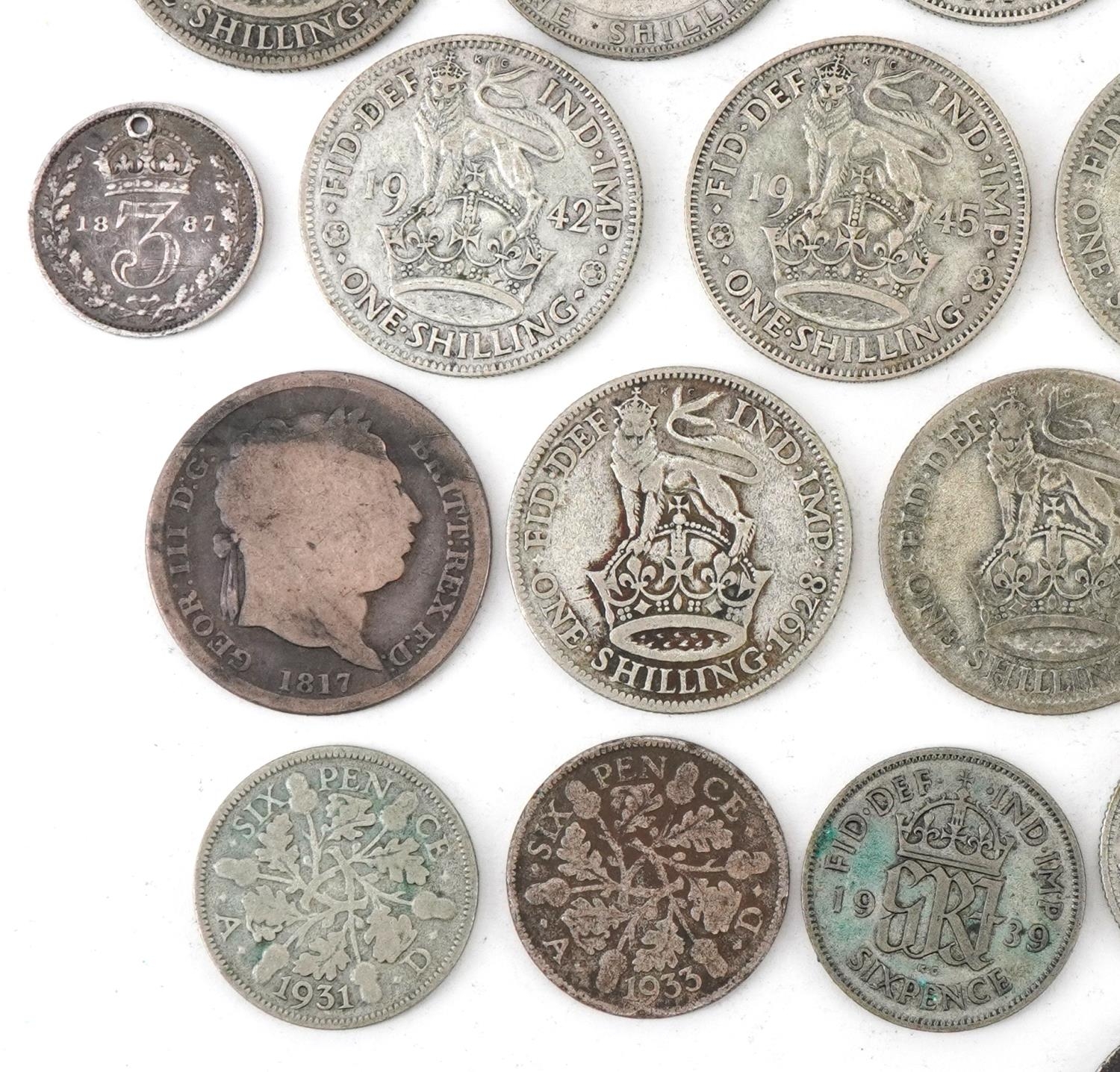 Assorted British coinage to include half crowns, florins and shillings - Image 5 of 10