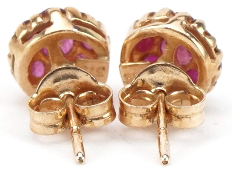 Pair of 9ct gold pink spinel cluster stud earrings, each 7mm in diameter, total 1.3g - Image 2 of 4