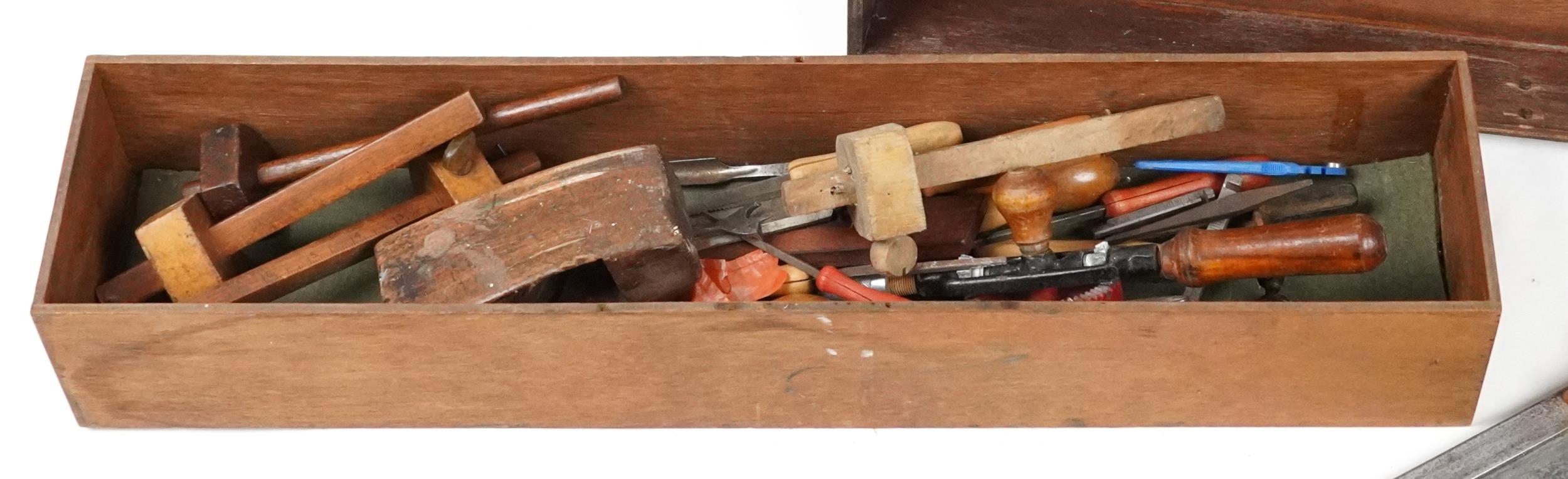 Antique and later woodworking tools housed in a stained pine carpenter's box, 76cm wide - Bild 2 aus 5