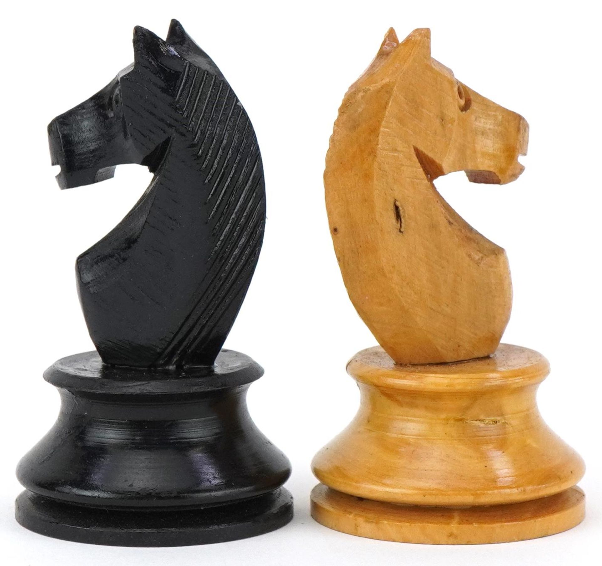 Boxwood and ebony Staunton pattern chess set housed in a pine case with slide lid, the largest - Image 6 of 7