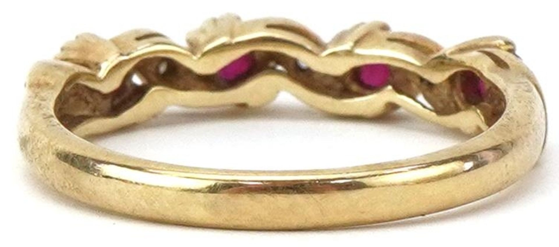 9ct gold diamond and pink spinel half eternity crossover ring, size M, 2.1g - Bild 2 aus 4