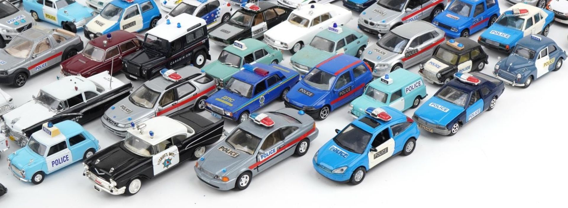 Large collection of diecast Police vehicles including Solido, Maisto, Burago, Corgi and Vanguards - Bild 5 aus 5