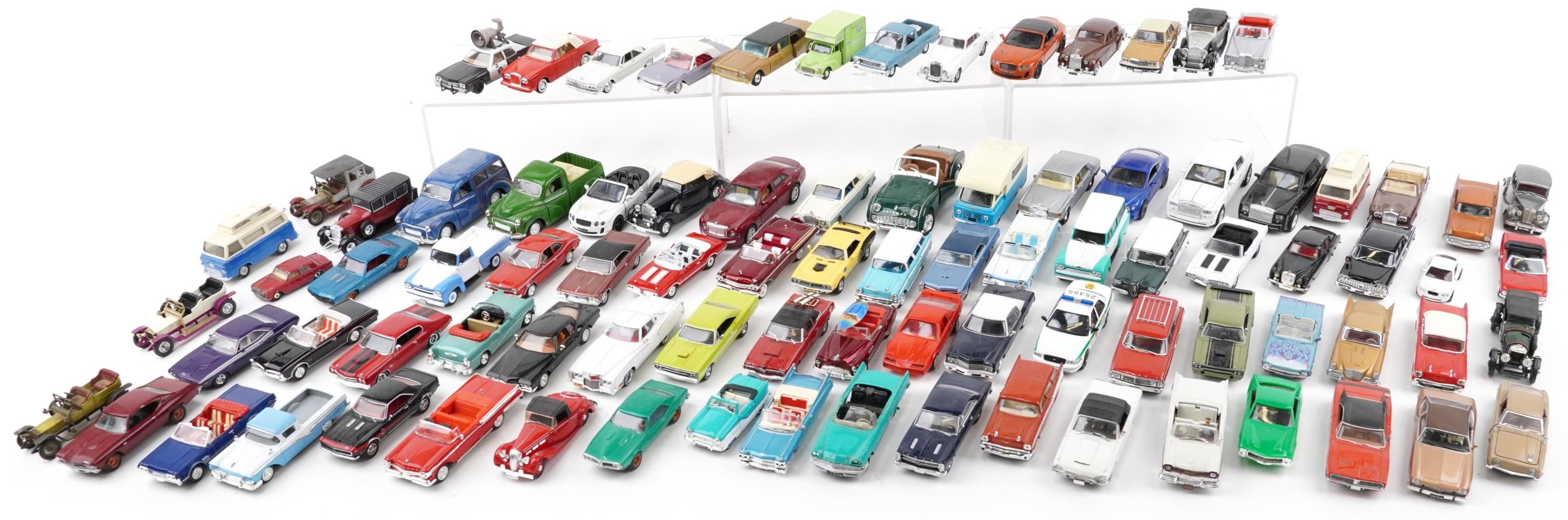 Large collection of vintage and later diecast vehicles including Corgi, Matchbox, Solido and Del