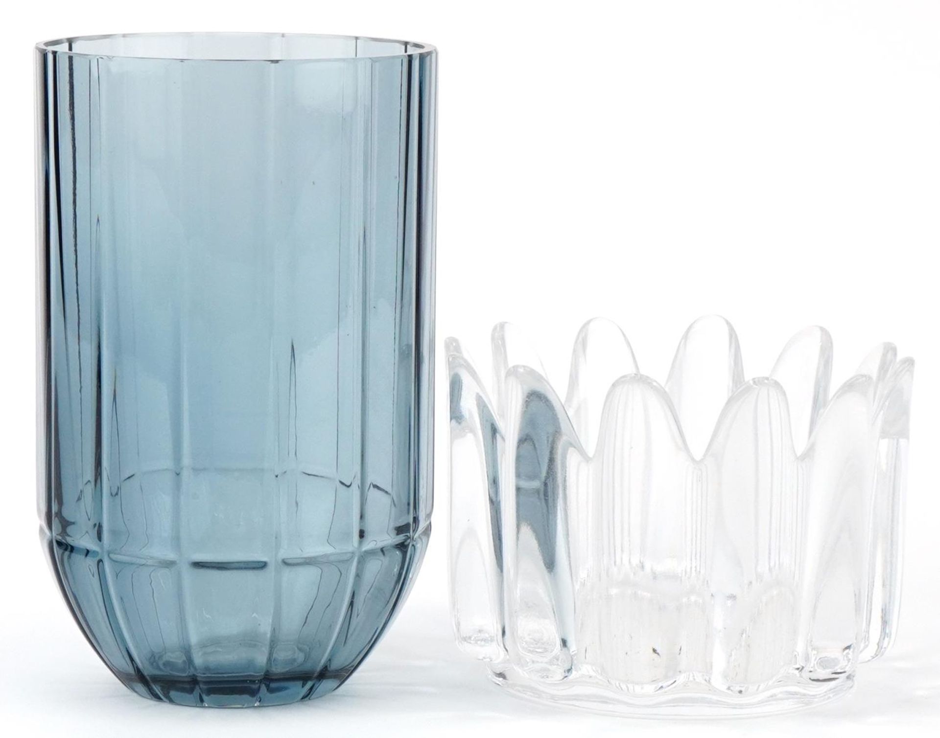 Two art glass vases a clear example by Orrefors and a smoky example by Hay S & B, the largest 15cm - Bild 2 aus 4