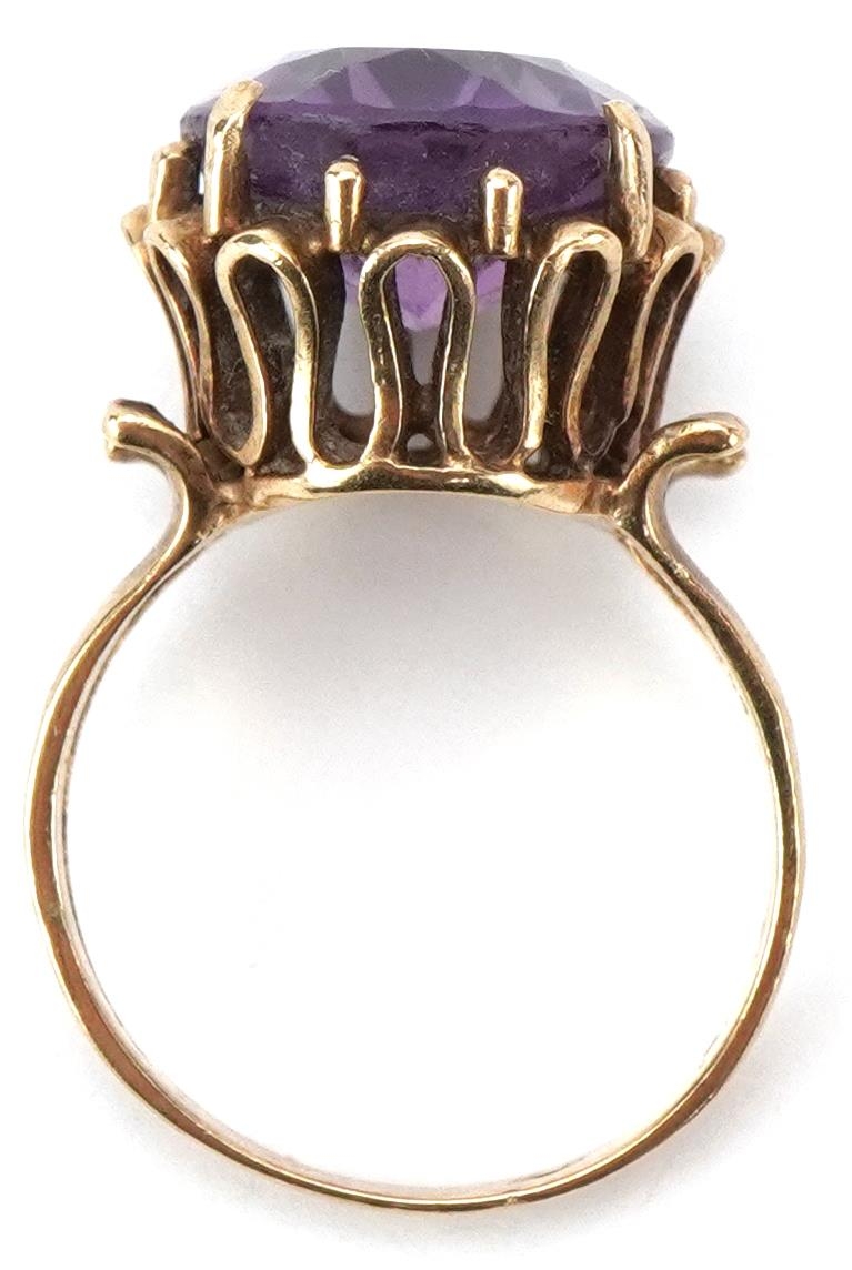 9ct gold amethyst cocktail ring with split shoulders, the amethyst approximately 15.40mm x 12.40mm x - Image 3 of 4