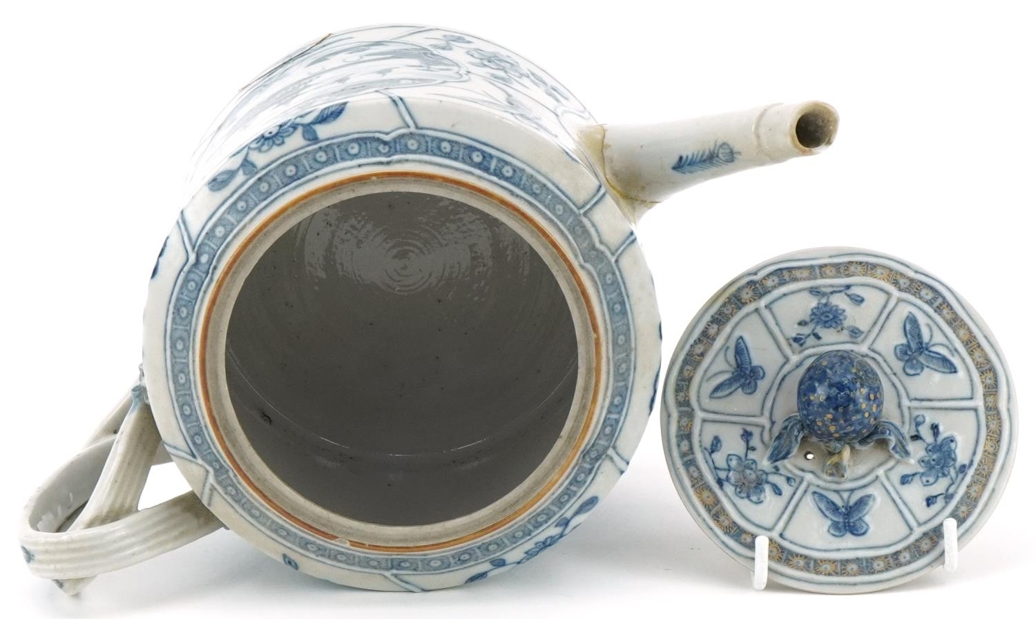 18th century Chinese porcelain teapot hand painted in the Willow pattern, 14cm high - Image 6 of 7