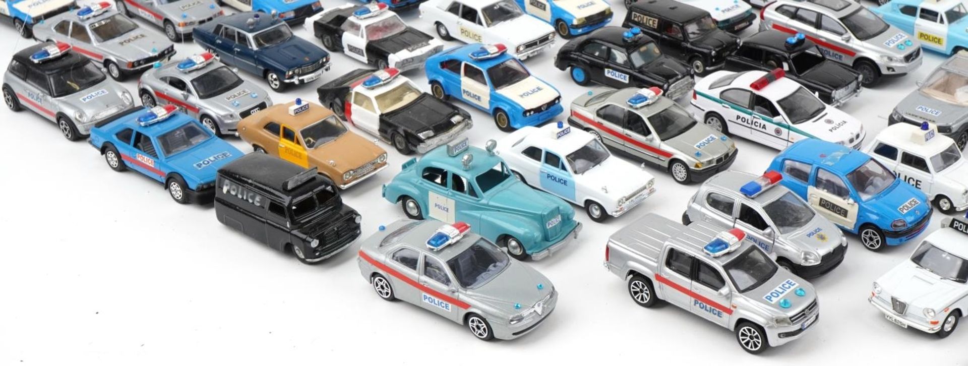Large collection of diecast Police vehicles including Solido, Maisto, Burago, Corgi and Vanguards - Bild 4 aus 5